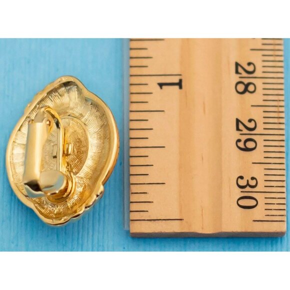 Vintage Goddess Eyes Clip On Earrings by Avon - N14 - Picture 3 of 3